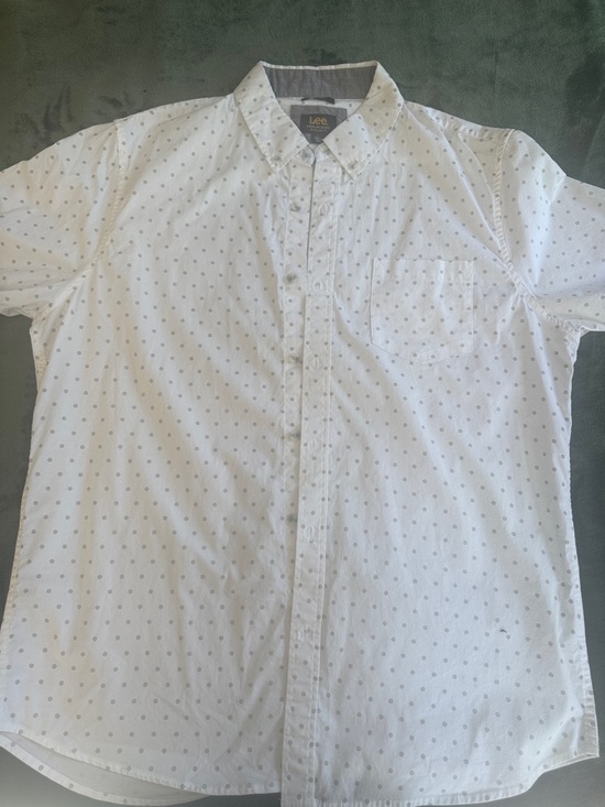 Lee Other - Lee White Short-Sleeve Button-Up Shirt with Subtle Gray Dot Print